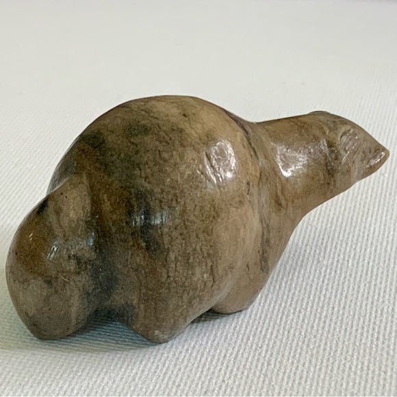 Vintage Raccoon Fetish Canadian Inuit Hand Carved Native Animal Sculpture 2.75" - Picture 9 of 16